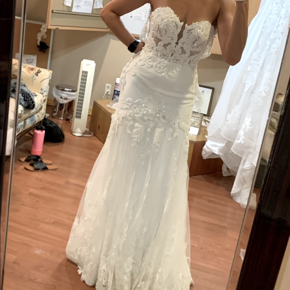 NEVER WORN Martina Liana 1012 Ivory wedding dress